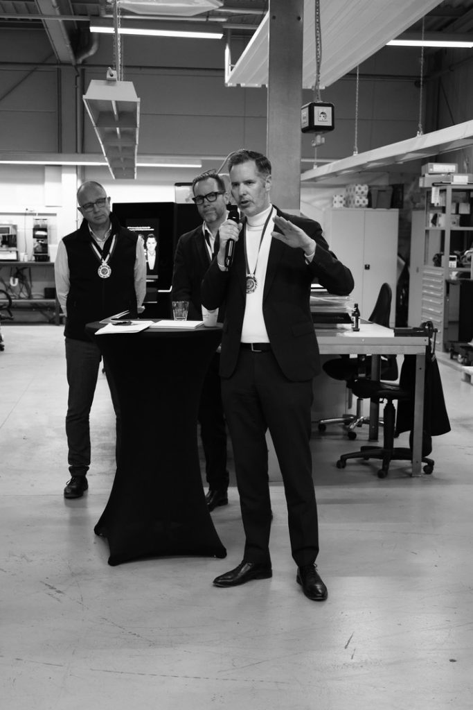 a810c28b 44b6 4b04 aeef 1d5500efa2f3 1 105 c